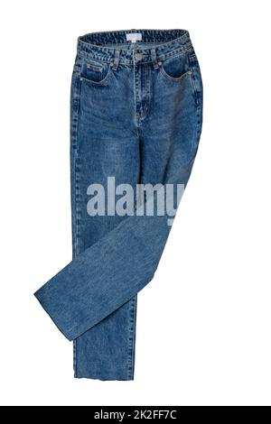 Jeans isolato. Eleganti pantaloni o pantaloni in denim blu alla moda isolati su sfondo bianco. Percorso di taglio, moda estiva e autunnale. Vista frontale. Foto Stock