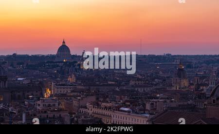 La Basilica di San Pietro al tramonto Foto Stock