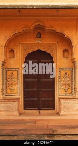 Vista del Lakshmi Prakash Palace gate in Nahargarh Fort, Jaipur, Rajasthan, India. Foto Stock