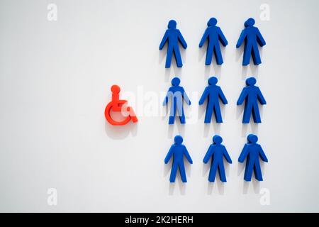 Concetto di disuguaglianza sociale e discriminazione. Persona disabile Foto Stock