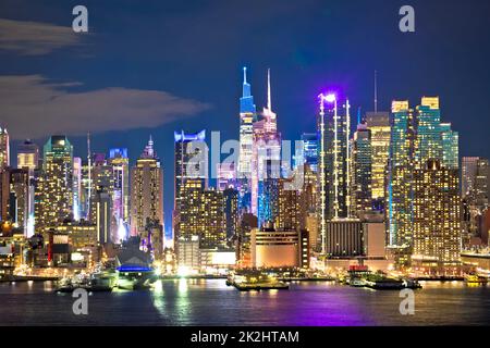Skyline epico di New York City Uptown West Waterfront vista serale Foto Stock