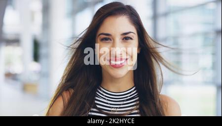 Affronterò le sfide aziendali con un sorriso Foto Stock