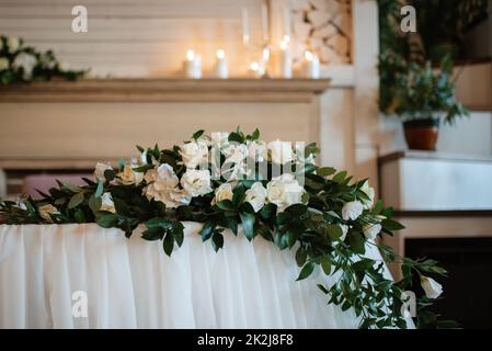 il presidio degli sposi novelli nella sala banchetti del ristorante Foto Stock