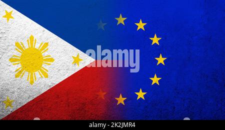 Bandiera dell'Unione europea con bandiera nazionale della Repubblica delle Filippine. Grunge sfondo Foto Stock