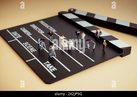 Scena di ripresa di filmati. Figurine su clapboard Foto Stock