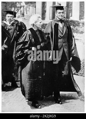 Marie Curie (1867-1934)-polacco nato fisico francese durante il suo tour degli Stati Uniti in 1921 con Pegram Preside della Facoltà di Ingegneria, Università di Columbia Foto Stock