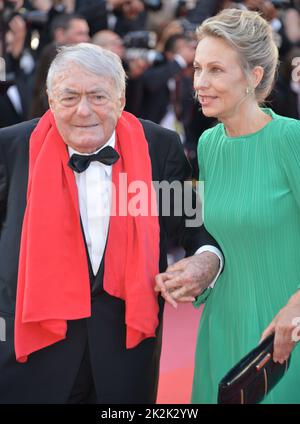 Claude Lanzmann e Iris Van Der Waard cerimonia di chiusura, in arrivo sul tappeto rosso per il film 'l'uomo che ha ucciso Don Chisciotte' 71st Festival di Cannes 19 maggio 2018 Foto Stock