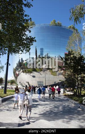 Rotterdam, Paesi Bassi – 9 agosto 2022 : il nuovo deposito del museo Boijmans van Beuningen per lo stoccaggio e l'esposizione di 150,000 pezzi di ar Foto Stock