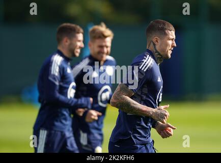 Lyndon Dykes in Scozia durante una sessione di allenamento a Oriam, Edimburgo. Data immagine: Venerdì 23 settembre 2022. Foto Stock