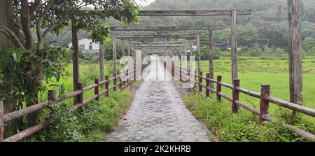 Isosaki, Hualien - Apr 11, 2022 : Arte di Installazione in un giorno nuvoloso vicino al mare, Taiwan Foto Stock