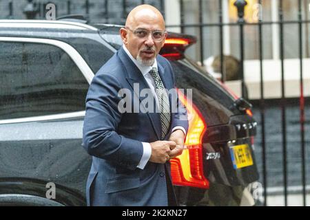 Londra, Regno Unito. 23rd Set, 2022. Nadhim Zahawi, Cancelliere del Ducato di Lancaster, arriva a una riunione del gabinetto al 10 di Downing Street Londra. Credit: Ian Davidson/Alamy Live News Foto Stock