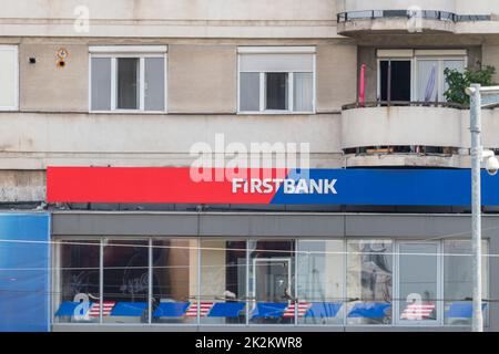 Timisoara, Romania - 8 giugno 2022: Logo per First Bank. Foto Stock