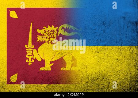 La Repubblica democratica socialista dello Sri Lanka bandiera nazionale con bandiera nazionale dell'Ucraina. Grunge sfondo Foto Stock