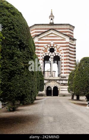 Il cimitero monumentale di Milano (Cimitero Monumentale di Milano) è uno dei due più grandi cimiteri di Milano, in Italia, con molte sculture e opere d'arte. Foto Stock