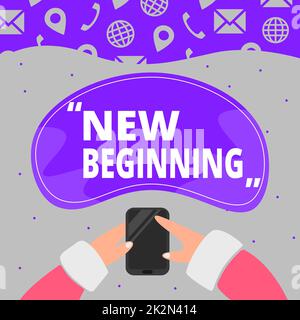 Didascalia di testo che presenta il nuovo inizio. Business Showcase diverse Carriera o impresa ricominciare Startup rinnovare mano Holding cellulare premendo il pulsante applicazione mostrando la tecnologia. Foto Stock