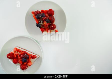 Immagine di Tiramisus di frutta (parte posteriore bianca) Foto Stock