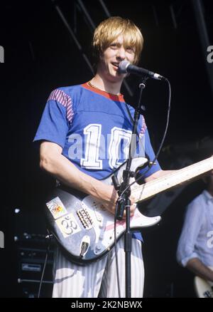 KULA SHAKER ; Crispian Mills (voce) 18 agosto 1996 al V Festival; Hylands Park, Chelmsford, Regno Unito; Credit : Mel Longhurst / Performing Arts Images ; www.performingartsimages.com Foto Stock