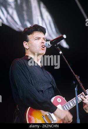 GARY NUMAN ; al V Festival, Hylands Park, Chelmsford, Regno Unito; Agosto 1996 ; Credit : Mel Longhurst / Performing Arts Images ; www.performingartsimages.com Foto Stock