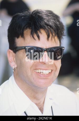 GARY NUMAN ; b. 1958), cantante, compositore e musicista inglese; backstage al V Festival, Hylands Park, Chelmsford, Regno Unito; agosto 1996; Credit : Mel Longhurst / Performing Arts Images ; www.performingartsimages.com Foto Stock