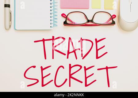 Cartello di testo che mostra il segreto commerciale. Concetto Internet informazioni riservate su un prodotto Proprietà intellettuale flashy School Office forniture, insegnare Collezioni di apprendimento, Strumenti di scrittura Foto Stock