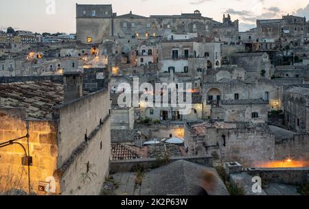 Vista sui Sassi di Matera un quartiere storico della città di Matera Foto Stock