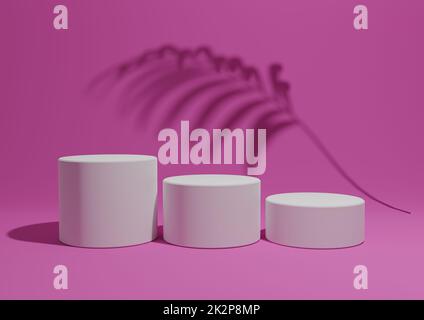 Magenta chiaro, rosa neon, 3D rendering di un semplice, minimal display del prodotto sfondo composizione con tre podi o stand e palma foglie ombre sullo sfondo per i prodotti naturali Foto Stock