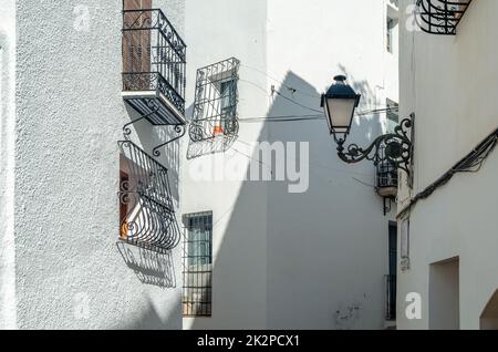 Architettura nel bellissimo villaggio di Altea, Spagna Foto Stock