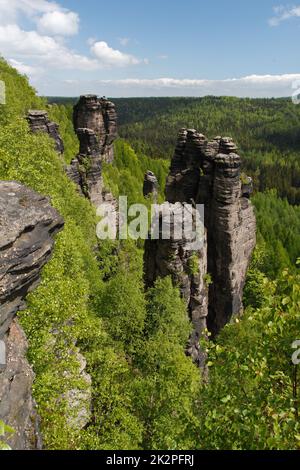 Rocce di arenaria nella regione di Rathen, Sassonia, Germania Foto Stock