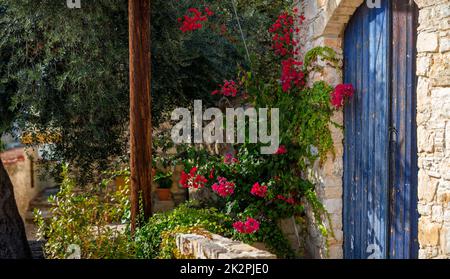 Entrata di una casa tradizionale. Villaggio Lofou, distretto di Limassol, Cipro. Foto Stock