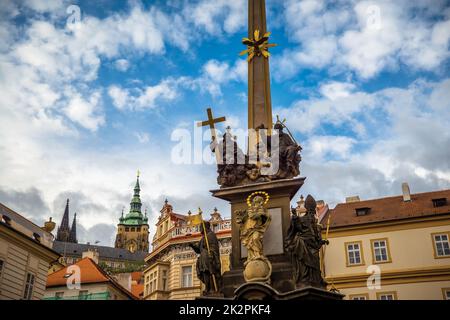 Colonna della Santissima Trinità in Piazza della Città minore (Malostranske namesti). Praga, Repubblica Ceca Foto Stock