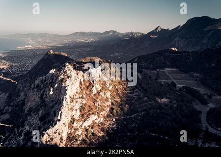 Vista serale della catena montuosa di Kyrenia. Cipro Foto Stock