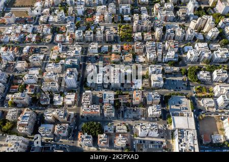 Vista dall'alto della zona residenziale di Limassol, Cipro Foto Stock