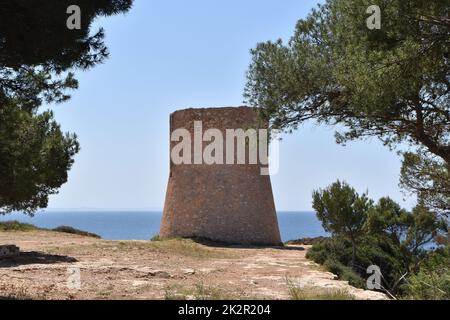 Torre di guardia a Cala Pi a Maiorca Foto Stock