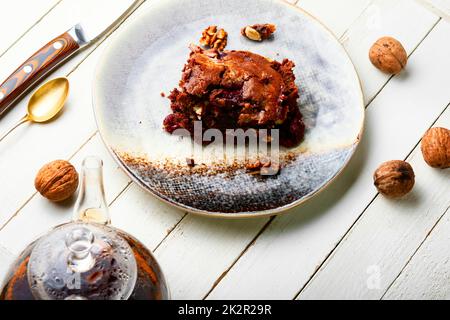 Torta al cioccolato con ciliegie. Foto Stock