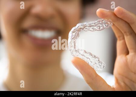 Guardia notturna dentale Aligner trasparente Foto Stock