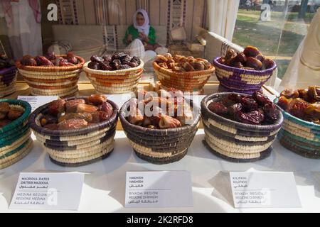 Torino, Italia. 23rd settembre 2022. Varietà di datteri provenienti dall'Arabia Saudita a 2022 Terra Madre Salone del gusto. Credit: Marco Destefanis/Alamy Live News Foto Stock