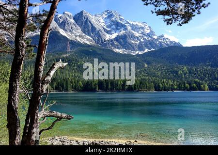 Germania, Baviera, alta Baviera, Landkreis Garmisch-Partenkirchen, montagne di Wetterstein, Zugspitze montagna, Eibsee, paesaggio, vacanza Foto Stock