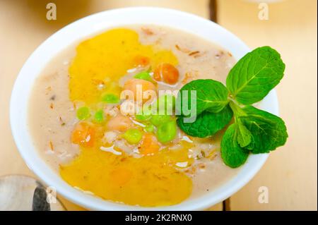 Sostanziosa del Medio Oriente e ceci Zuppa di orzo Foto Stock