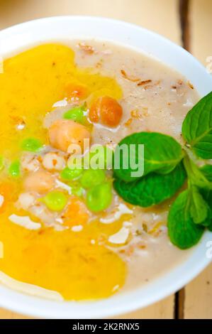 Sostanziosa del Medio Oriente e ceci Zuppa di orzo Foto Stock