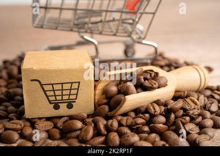 Scatola con il simbolo del carrello di shopping sui chicchi di caffè, Import Export Shopping online o servizio di consegna eCommerce negozio spedizione del prodotto, commercio, fornitore concetto. Foto Stock