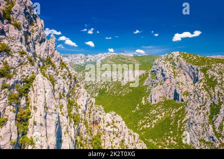 Canyon di Paklenica Parco Nazionale sulla montagna Velebit vista aerea Foto Stock