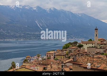 Vista di Limone sul Garda Foto Stock