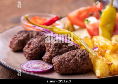 cevapcici su un piatto Foto Stock