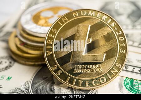 Litecoins o elettronica a livello mondiale scambiano denaro virtuale, blockchain, criptovaluta concetto online. Foto Stock