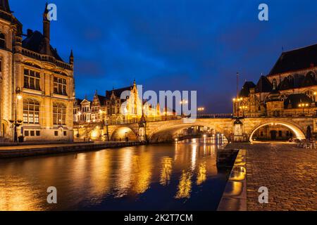 Gand di notte, Belgio Foto Stock
