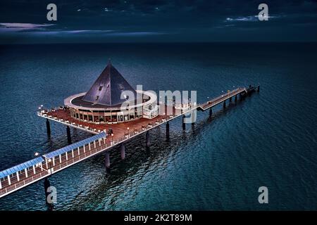 Veduta aerea del molo di Heringsdorf sull'isola di Usedom Foto Stock