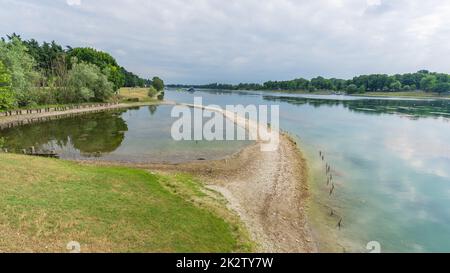 Parco del lago di Idroscalo nelle giornate nuvolose Foto Stock