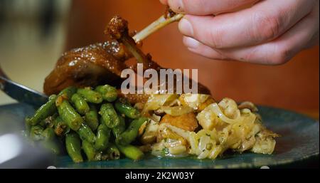 Anatra bistecca su Green Beans appetitoso pasto anatra Foto Stock