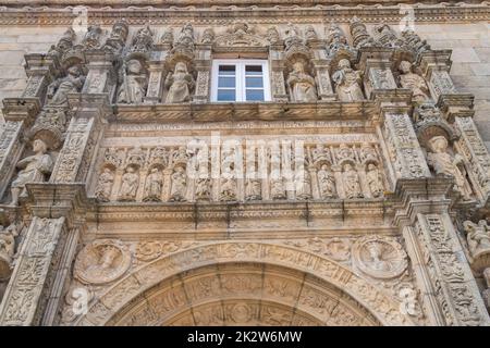 Ingresso al Parador Hostal de los Reyes Catolicos in Plaza del Obradoiro, Santiago de Compostela, Spagna Foto Stock