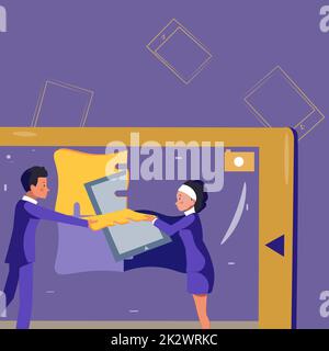 Colleghi costruire nuovi piani di progetto presentando le ultime idee che definiscono il lavoro di squadra. Partner creazione di strategie di lavoro più recenti per promuovere la pubblicità futura Foto Stock